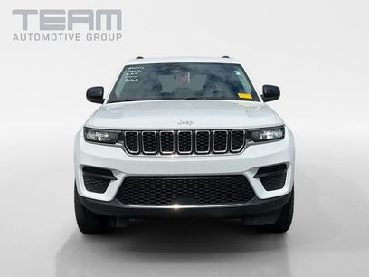 Used 2023 Jeep Grand Cherokee Laredo