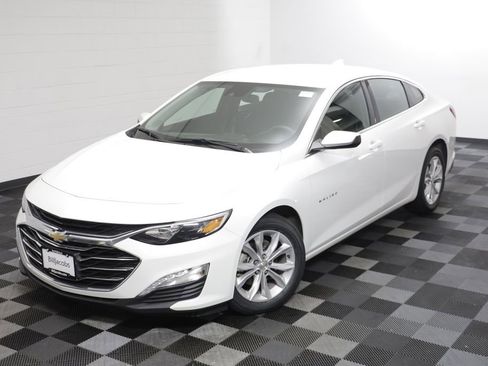 Used 2024 Chevrolet Malibu LT FWD image 2