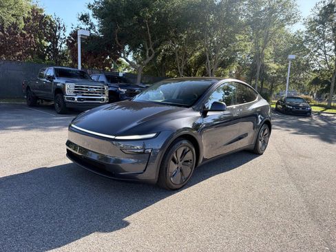 Used 2026 Tesla Model Y Long Range AWD/4WD image 7