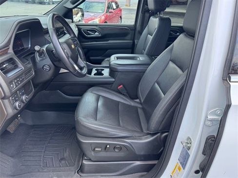 Used 2022 Chevrolet Tahoe LT w/ LT Signature Plus Package image 9