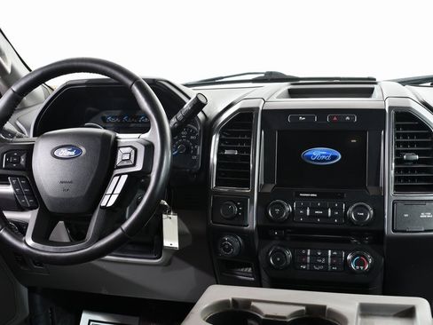 Used 2017 Ford F150 XLT w/ Equipment Group 302A Luxury image 8