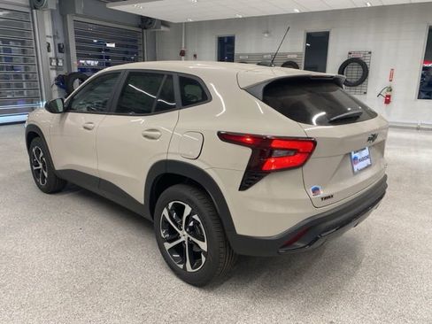 New 2026 Chevrolet Trax RS w/ Driver Confidence Package image 8