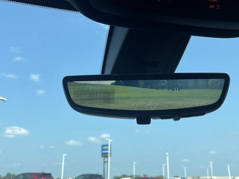 Used 2023 Chevrolet Traverse LT w/ Rear Camera Mirror Package AWD/4WD image 42