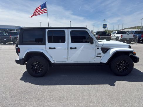 Used 2023 Jeep Wrangler Freedom Edition image 6