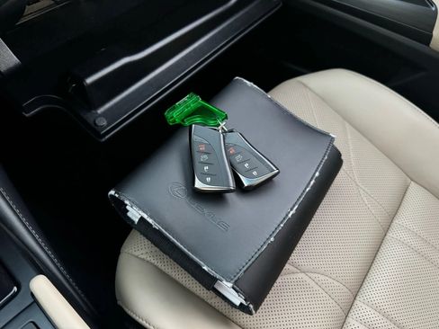 Used 2021 Lexus ES 350 Ultra Luxury w/ Accessory Package 2 image 47