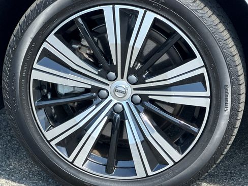 Certified 2023 Volvo XC60 T8 Plus AWD/4WD image 35