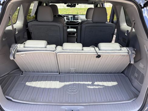 Used 2016 Toyota Highlander Limited Platinum image 11