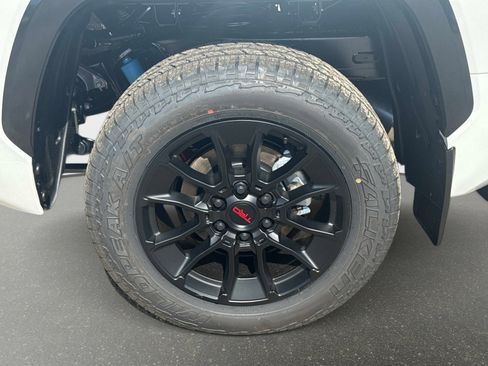 New 2026 Toyota Tundra Limited AWD/4WD image 10