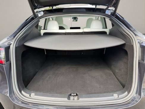 Used 2024 Tesla Model Y Long Range AWD/4WD image 11