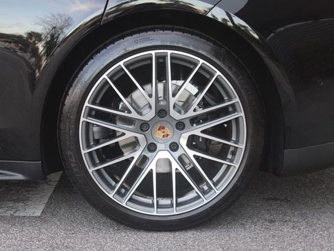 Certified 2025 Porsche Panamera image 14