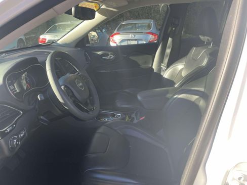 Used 2022 Jeep Cherokee 4WD Altitude image 15