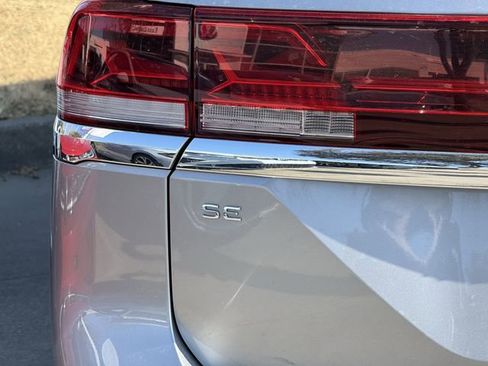 Used 2025 Volkswagen Atlas SE AWD/4WD image 5