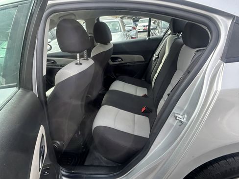 Used 2015 Chevrolet Cruze LS FWD image 11