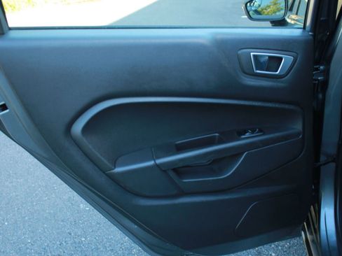 Used 2014 Ford Fiesta SE w/ Equipment Group 201A FWD image 22