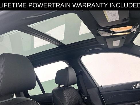Used 2025 BMW X5 xDrive50e AWD/4WD image 22