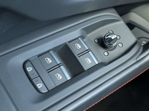 Used 2021 Lamborghini Urus AWD/4WD image 23