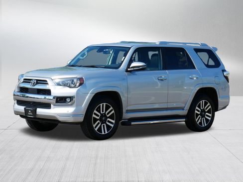 Used 2022 Toyota 4Runner Limited AWD/4WD image 2