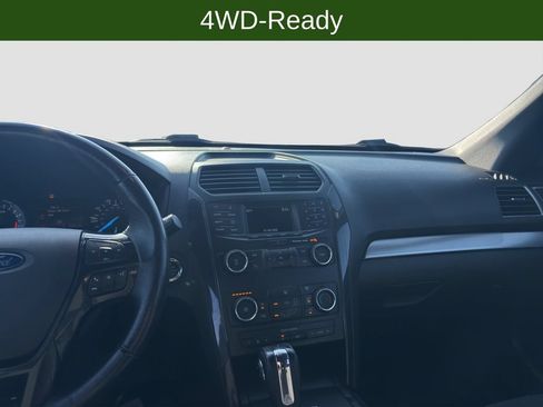 Used 2018 Ford Explorer XLT AWD/4WD image 15