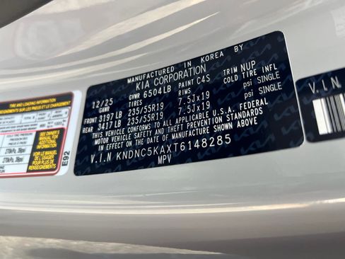 New 2026 Kia Carnival EX FWD image 18