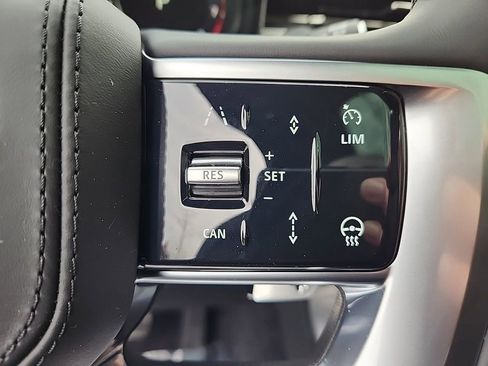 New 2025 Land Rover Range Rover SE AWD/4WD image 20