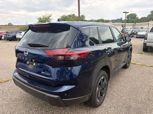 Used 2024 Nissan Rogue SV AWD/4WD image 5