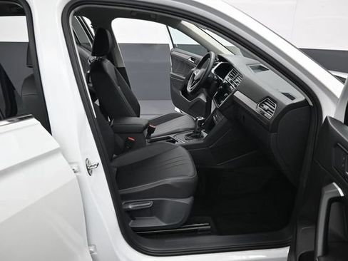 Used 2023 Volkswagen Tiguan SE FWD image 34