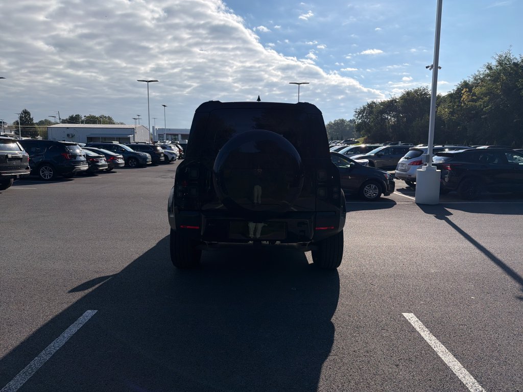 Used 2026 Land Rover Defender 110 S AWD/4WD image 7