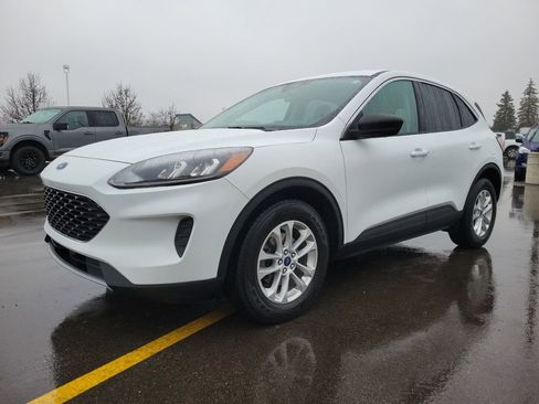 Certified 2022 Ford Escape SE w/ Convenience Package AWD/4WD image 2