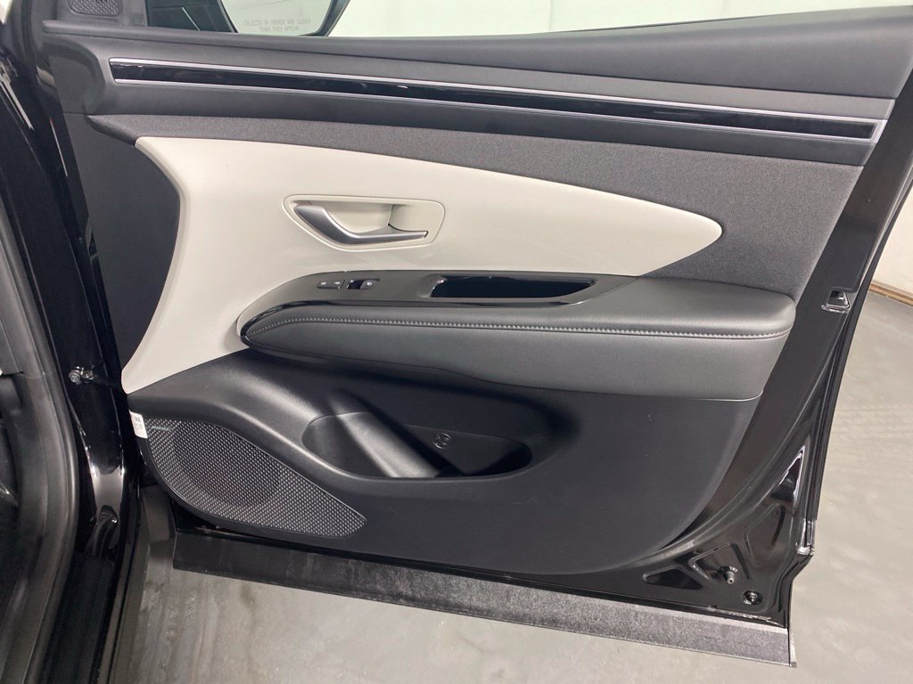 Used 2022 Hyundai Tucson Limited AWD/4WD image 32
