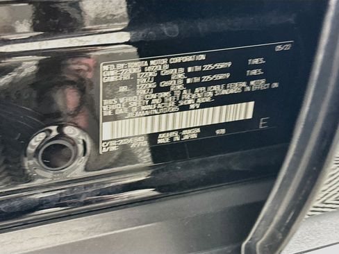 Used 2022 Toyota Venza XLE AWD/4WD image 12