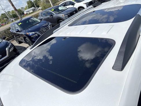 Used 2023 GMC Acadia Denali w/ Denali Ultimate Package FWD image 35