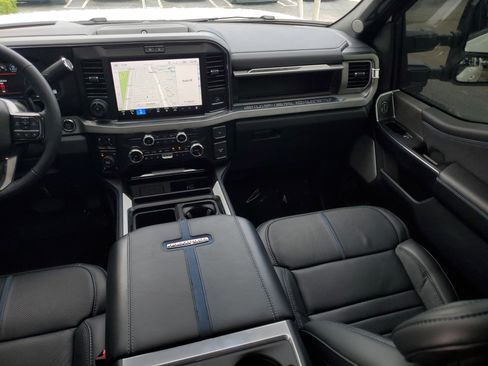 Used 2025 Ford F250 Platinum image 17