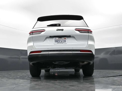 Used 2024 Jeep Grand Cherokee L Laredo RWD image 31