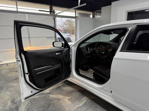 Used 2020 Dodge Charger Scat Pack image 9