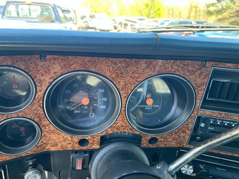 Used 1989 GMC Suburban 2500 AWD/4WD image 10