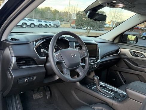 Used 2020 Chevrolet Traverse RS image 16