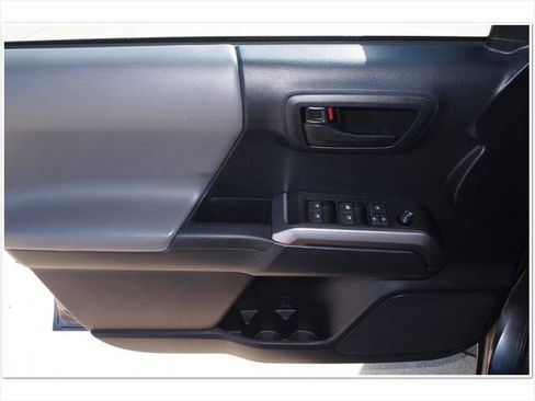 Certified 2019 Toyota Tacoma SR5 image 30