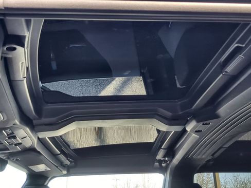 Used 2026 GMC Hummer EV SUV image 18