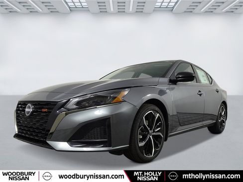 New 2025 Nissan Altima 2.5 SR w/ SR Premium Package FWD image 1