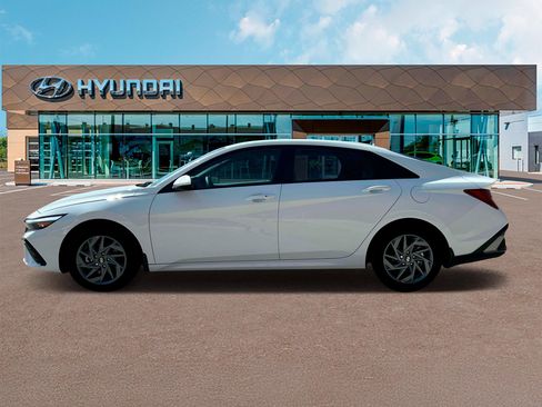 New 2025 Hyundai Elantra Blue image 3