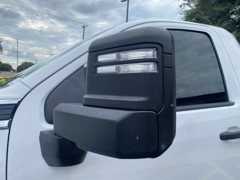 Used 2022 GMC Sierra 2500 Pro w/ Convenience Package AWD/4WD image 11