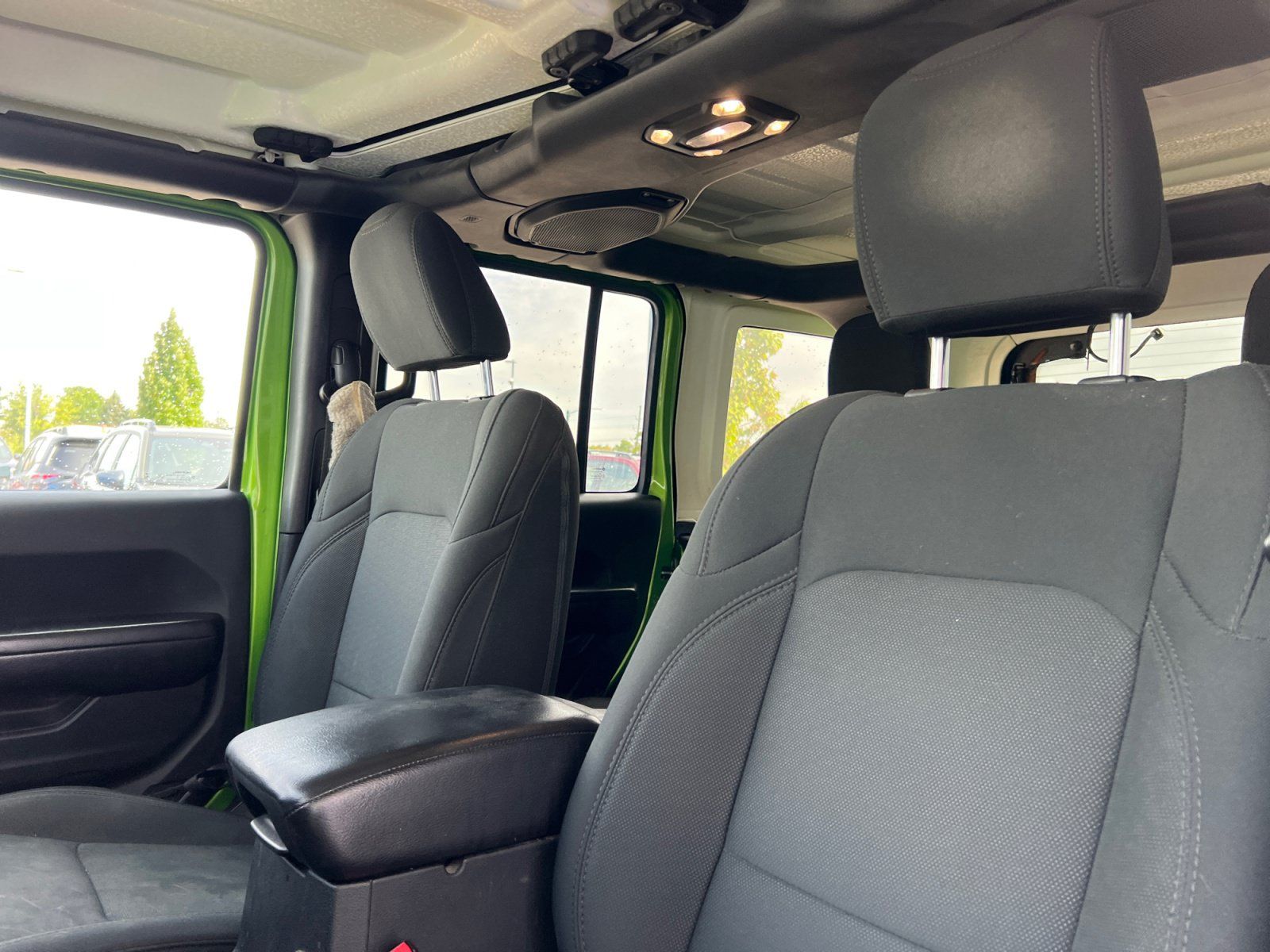 Used 2019 Jeep Wrangler Unlimited Sport S AWD/4WD image 14