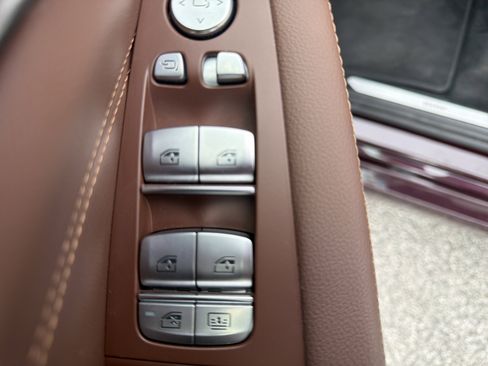 Used 2022 BMW X7 xDrive40i w/ Executive Package image 23