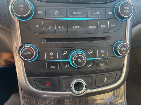 Used 2015 Chevrolet Malibu LT image 10