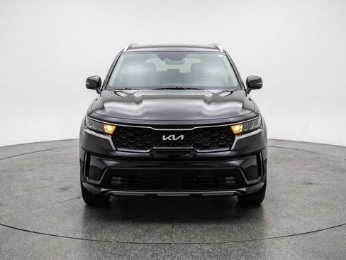 Used 2024 Kia Sorento S image 2