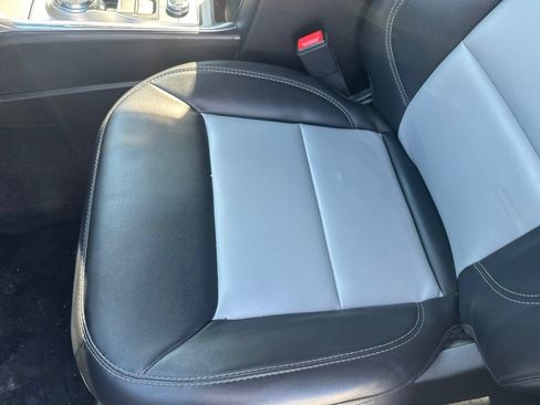 Used 2023 Ford Explorer XLT w/ Equipment Group 202A AWD/4WD image 5