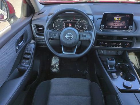 Used 2023 Nissan Rogue SV image 16