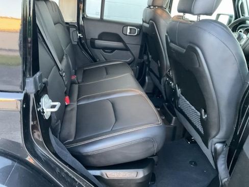 Used 2024 Jeep Wrangler Unlimited Sahara image 11