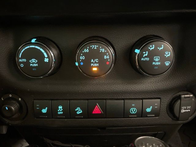 Used 2013 Jeep Wrangler Sahara w/ Connectivity Group AWD/4WD image 23