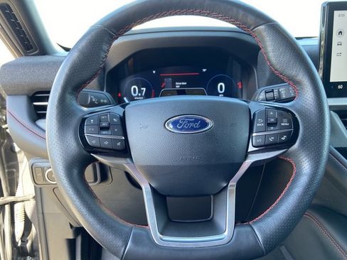 Used 2025 Ford Explorer ST-Line w/ ST-Line Street Pack AWD/4WD image 34